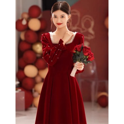 敬酒服新娘酒红色订婚礼服裙平时可穿丝绒长袖法式结婚显瘦女冬季