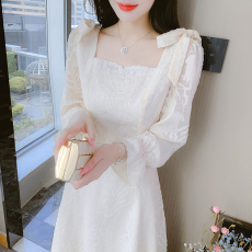 批发2024新款法式初恋复古聚会<b class='q'>伴娘</b>订婚小个子<b class='q'>礼服</b>裙