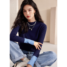 批发宝蓝色毛衣设计感小众上衣撞色圆领长袖打底衫春装内搭修身针织衫