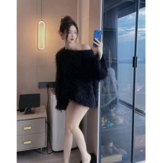 批发韩国东大门冬季新款设计感慵懒风宽松纯色水<b class='q'>貂绒</b>毛绒露肩长袖毛衣