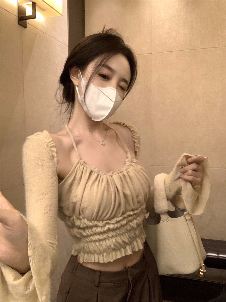 Real shot of pure autumn hot girl romantic halterneck sweater fake two-piece set long-sleeved top for women