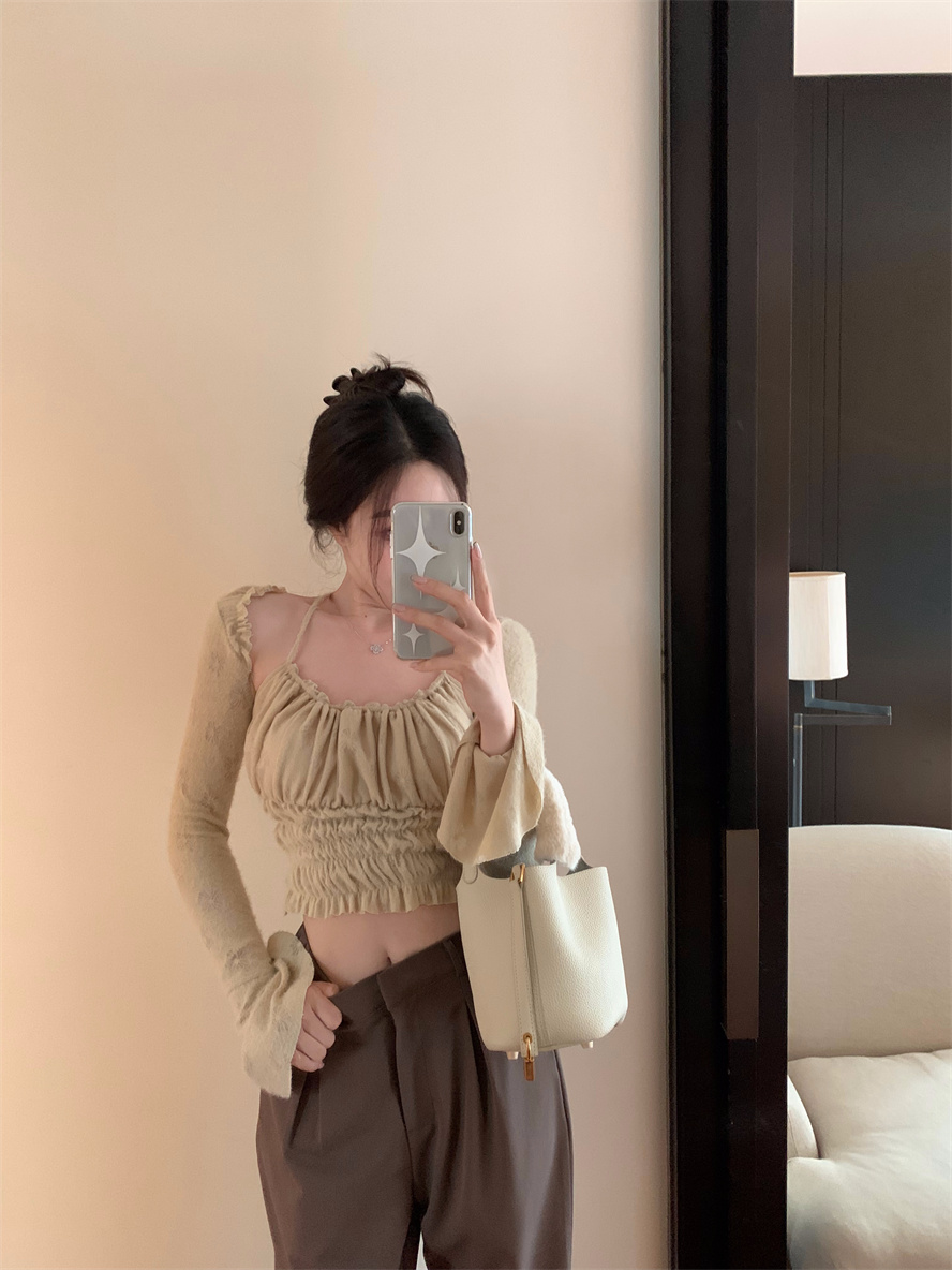Real shot of pure autumn hot girl romantic halterneck sweater fake two-piece set long-sleeved top for women