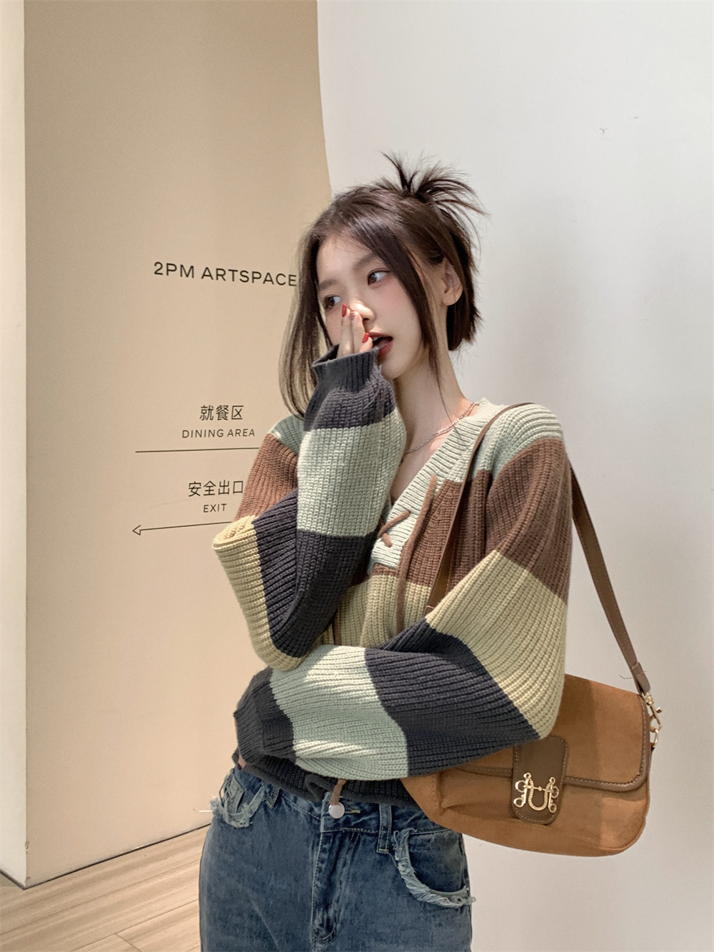 Actual shot and real price ~ Korean style Dongdaemun stripe contrasting color lace-up V-neck slim and versatile short long-sleeved sweater