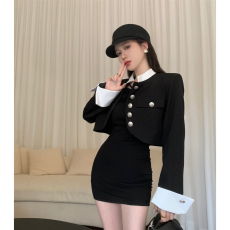 批发实拍~秋冬 新款撞色<b class='q'>短款</b>小香风西装外套+设计感内搭吊带裙两件套