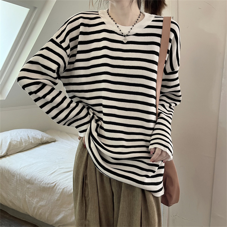 Real shot of lazy style loose striped long-sleeved sweater for women in autumn and winter Korean style contrasting mid-length sweater