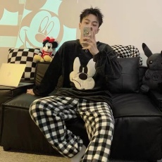 批发<b class='q'>米奇</b>睡衣男女秋冬季加厚加绒情侣家居服冬天保暖法兰绒<b class='q'>套装</b>