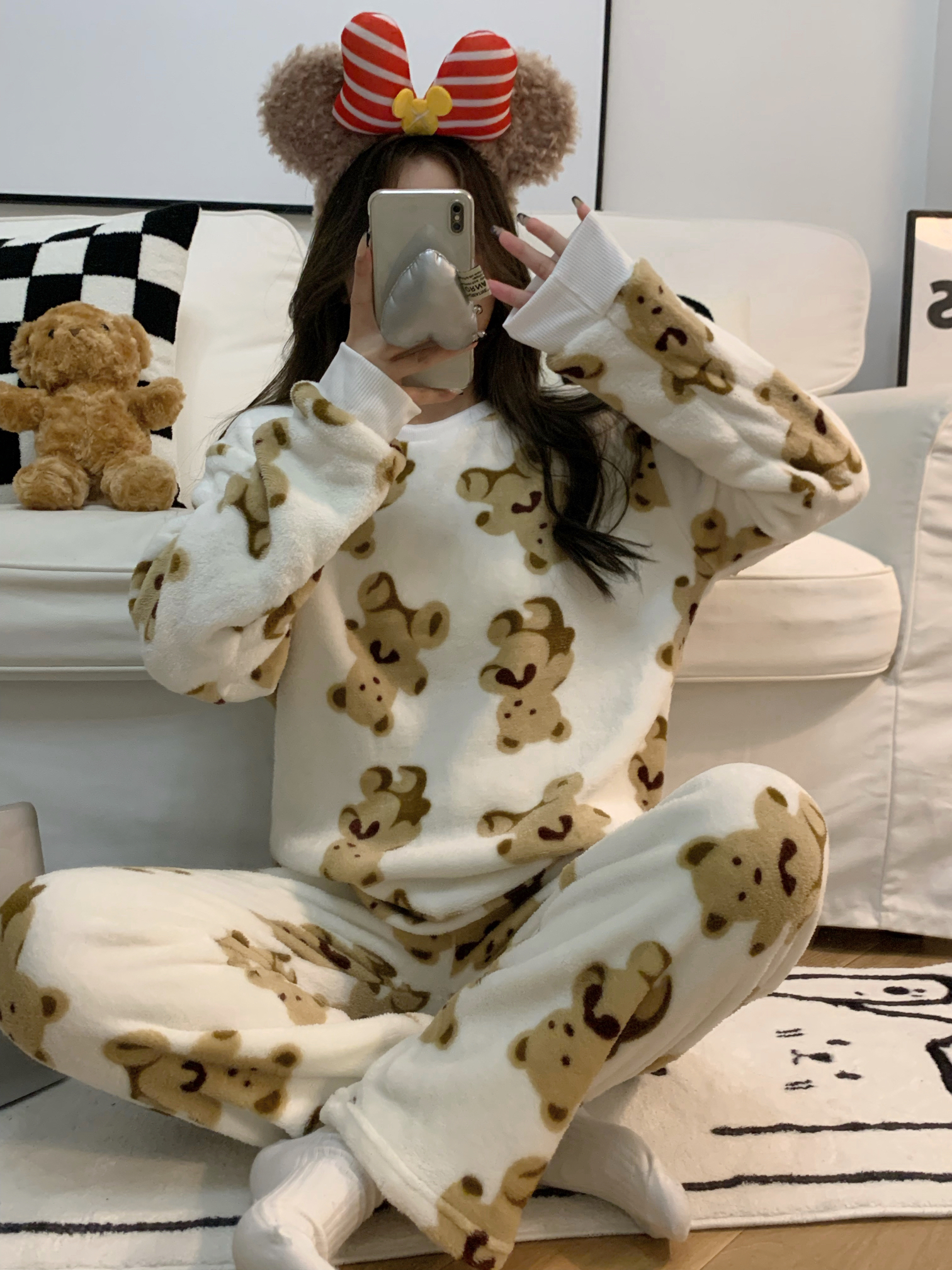 Real shot of new autumn and winter Korean bear flannel thickened warm pajamas cartoon home clothes set