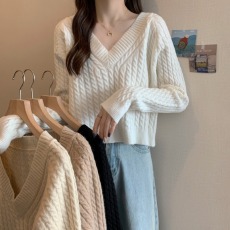 批发v领毛衣女设计感小众秋冬短款慵懒风宽松套头麻花<b class='q'>针织</b>衫外穿上衣