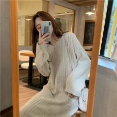 批发中长款过膝加厚毛衣裙女2026春季新款宽松连帽打底针织连衣裙子女