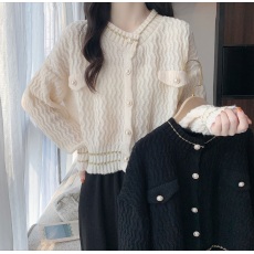 批发实拍实价慵懒风针织衫秋季女气质百搭设计感小众短款毛衣开衫<b class='q'>外套</b>