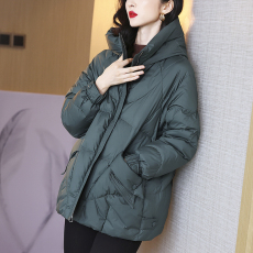 批发连帽<b class='q'>羽绒服</b>女2025年新款黑色保暖鸭绒短款冬装洋气<b class='q'>中老年</b>冬季外套