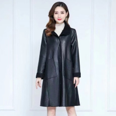 质检官图皮衣外套女2022新款春秋时尚中长款秋冬中老年女装妈妈装