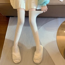 批发实拍实价~奶白<b class='q'>长筒袜</b>高筒袜黑色大腿袜竖纹拼接过膝中筒堆堆袜女