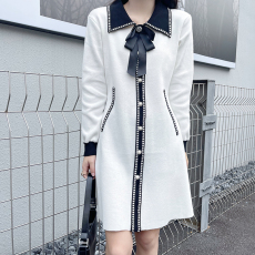 批发实拍大码女装2025秋冬新款针织连衣裙法式小香风撞色中长款毛衣裙
