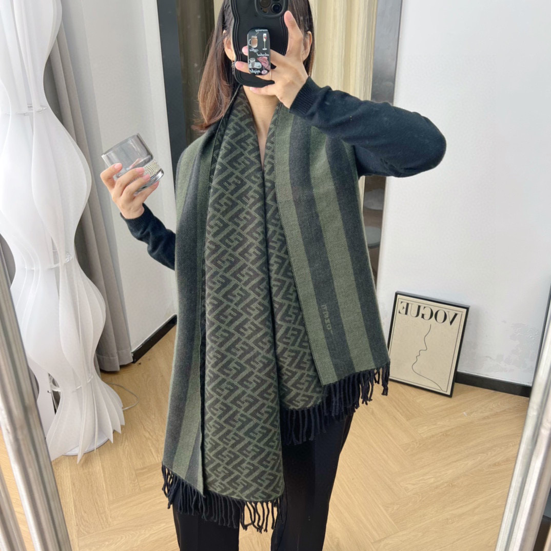 网红双f老花围巾女冬季韩版百搭围脖披肩看新款加微w18318013116