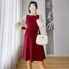 批发实拍2023<b class='q'>冬</b>季新款网红孕妇装元旦新年红裙炸街回门哺乳连衣裙