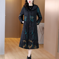 批发王小鸭设计感保暖冬季外套女保暖新款显瘦防风鹅绒重工刺绣羽绒服