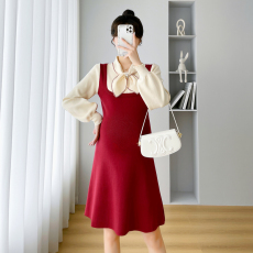 批发实拍2023<b class='q'>冬</b>季新款网红孕妇装元旦新年红裙炸街回门哺乳连衣裙