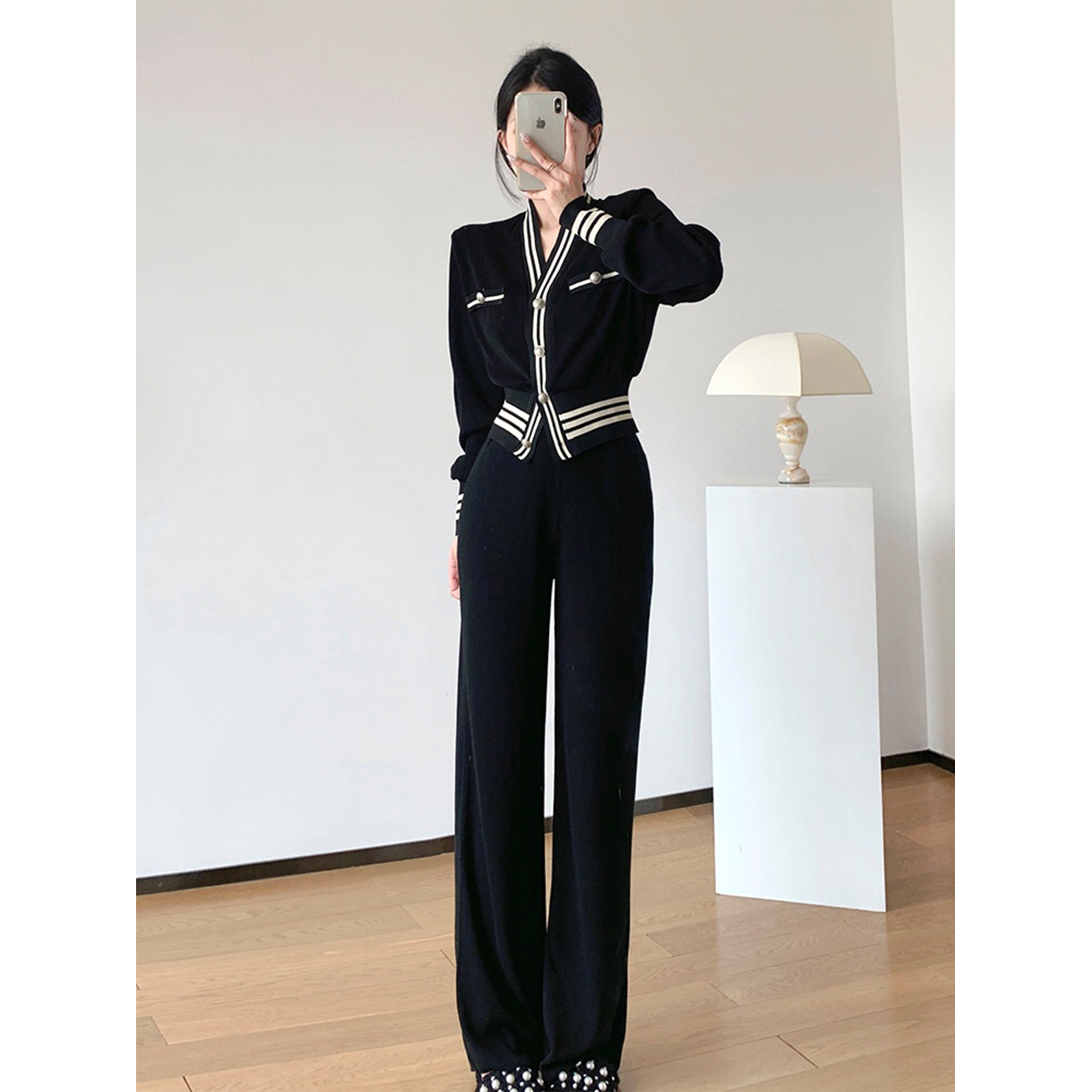 세련된 고급 센스 캐주얼 패치워크 색상 니트 스웨터 세트 가을 새로운 빛 럭셔리 품격 슬림해 보이는 와이드 레그 팬츠 투피스 세트