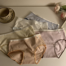 批发实拍实价<b class='q'>内裤</b>纯棉少女中腰透气<b class='q'>可爱</b>女生全棉抗菌裆三角裤 5条装