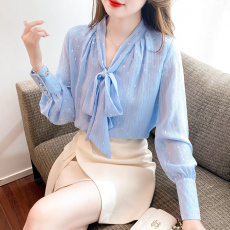 实拍有货2026春新款简约休闲雪纺春秋宽松型H型长袖V领喇叭袖纯色