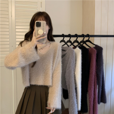 批发实拍 <b class='q'>秋</b>冬韩系温柔风仿水貂毛软糯慵懒气质喇叭袖短款毛衣