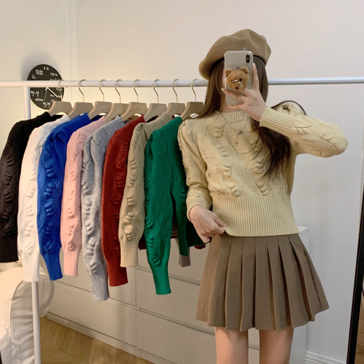 Actual shot of new autumn and winter half-turtleneck sweater for women, short inner top, high-end niche knitted sweater