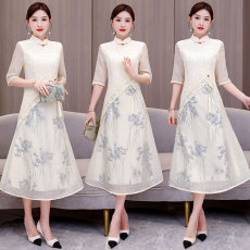 批发蕾丝<b class='q'>旗袍</b>2026年<b class='q'>新款</b>春秋年轻款少女改良气质新中式拼接连衣裙春季