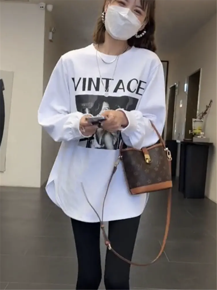 Mid-length white bottoming shirt for women in spring and autumn, new fashionable design inner top, fashionable printed long-sleeved T-shirt