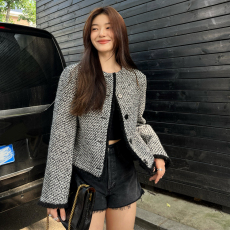 RandomPiece2023新款粗花呢花织斜纹 帅气短款拉毛小香风外套女