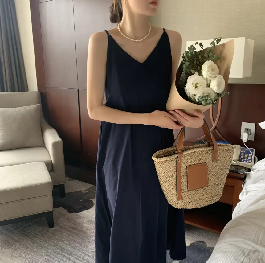 여성용 V넥 슬리브리스 원피스 상세 이미지 5