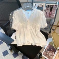 批发2026实拍新款泡泡袖上衣高级感花边v领甜美娃娃衬衫宽松<b class='q'>韩版</b>衬衣