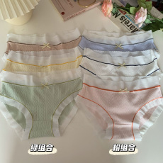 批发实价实拍 内裤女薄款纯棉透气中腰三角裤少女可爱日系4条装