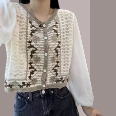 批发法式刺绣钩花<b class='q'>长袖</b><b class='q'>衬衣</b>女新款春装设计感小众镂空短款上衣