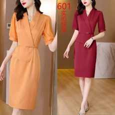 法式高级感连衣裙女短袖夏装新款轻熟气质V领修身别致裙子2026