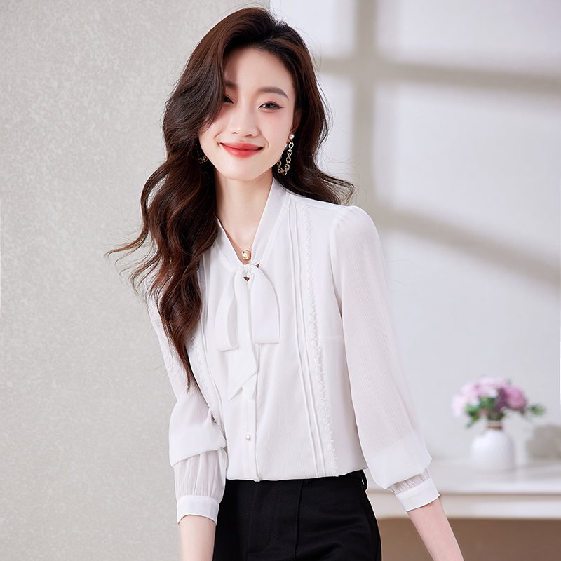실제 촬영 화이트 시폰 셔츠 여성 2025 조기 아모이 새로운 기질 우아한 V 칼라 깃발 긴 소매 바지를 입는 셔츠 맨위