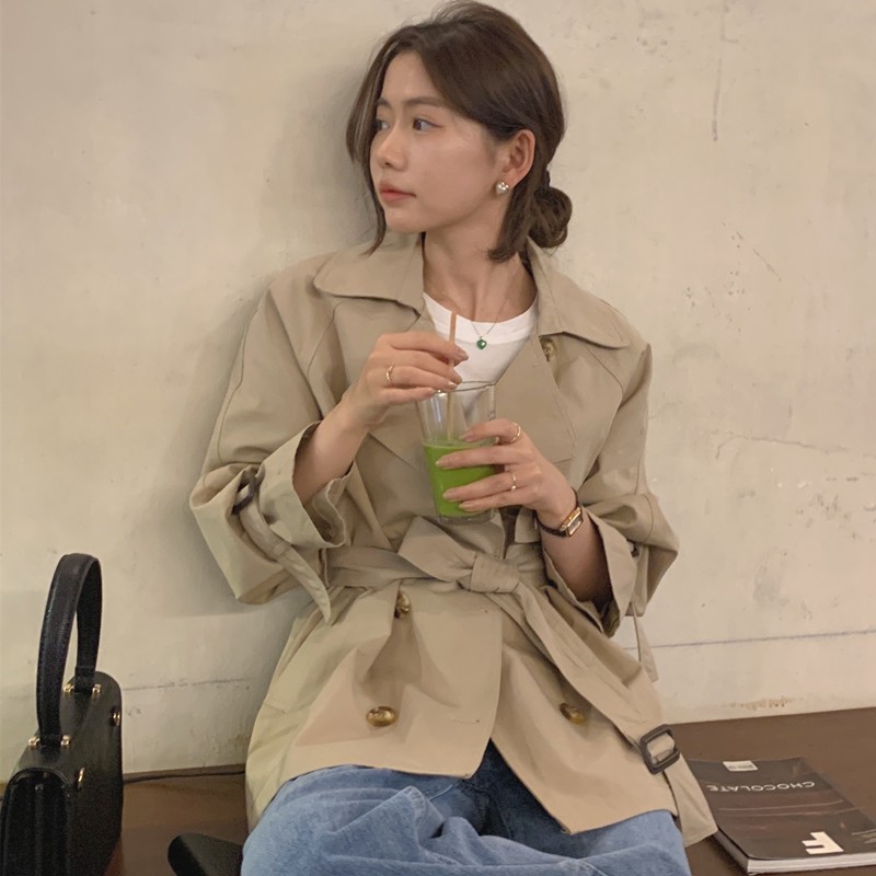 실사 세련된 태도 레트로 폴로 칼라 이중 버튼 쇼트 스타일 레이스업 재킷 재킷 3 색