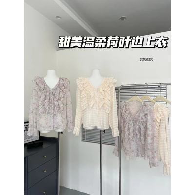 2023春季新款温柔法式复古v领拼接荷叶边衬衫女碎花长袖慵懒上衣