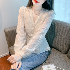 批发已出货2026秋季新款<b class='q'>蕾丝</b>衫V领上衣短款卡腰<b class='q'>雪纺</b>衬衫时髦洋气小衫
