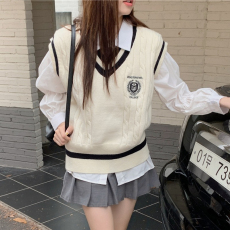 学院风V领针织马甲背心女宽松韩版秋冬洋气无袖坎肩毛衣马夹外穿