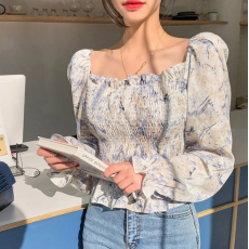 批发现货洋气小性感甜美一字领褶皱碎花衬衫设计感小众碎花长袖