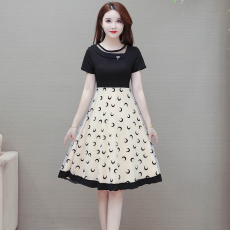 批发实拍2025<b class='q'>夏</b>季新款温柔风收腰显瘦a字裙气质女神范拼接短袖连衣裙