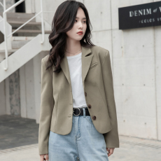批发实拍 秋季新款设计感小众西装<b class='q'>外套</b>女小个子短款休闲西服上衣