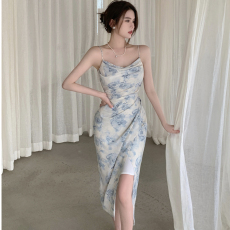 批发碎花雪纺吊带<b class='q'>连衣裙</b><b class='q'>女</b>夏新款中长裙子高级显瘦气质开叉