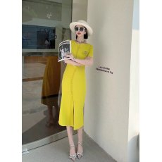 批发连衣裙新款花朵装饰设计款淑女夏季<b class='q'>修身</b>显瘦长裙潮流品质时尚高级