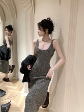 实拍 针织修身吊带连衣裙女春季长款收腰显瘦紧身包臀高级感裙子