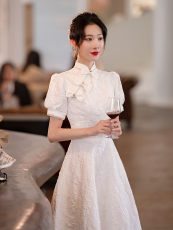 小晚礼服女2023新款白色气质宴会订婚旗袍年轻款高级感连衣裙领证