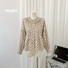 迟伞伞 23/ss 可爱又优雅 氛围感减龄木耳边波点衬衫女新款上衣