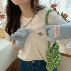 实拍  2023春季新款棉质简约刺绣短袖女圆领黑色白色 T恤
