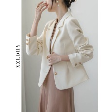 批发春季2026新款米白色戗驳领西装外套女士小众设计感休闲小西服上衣